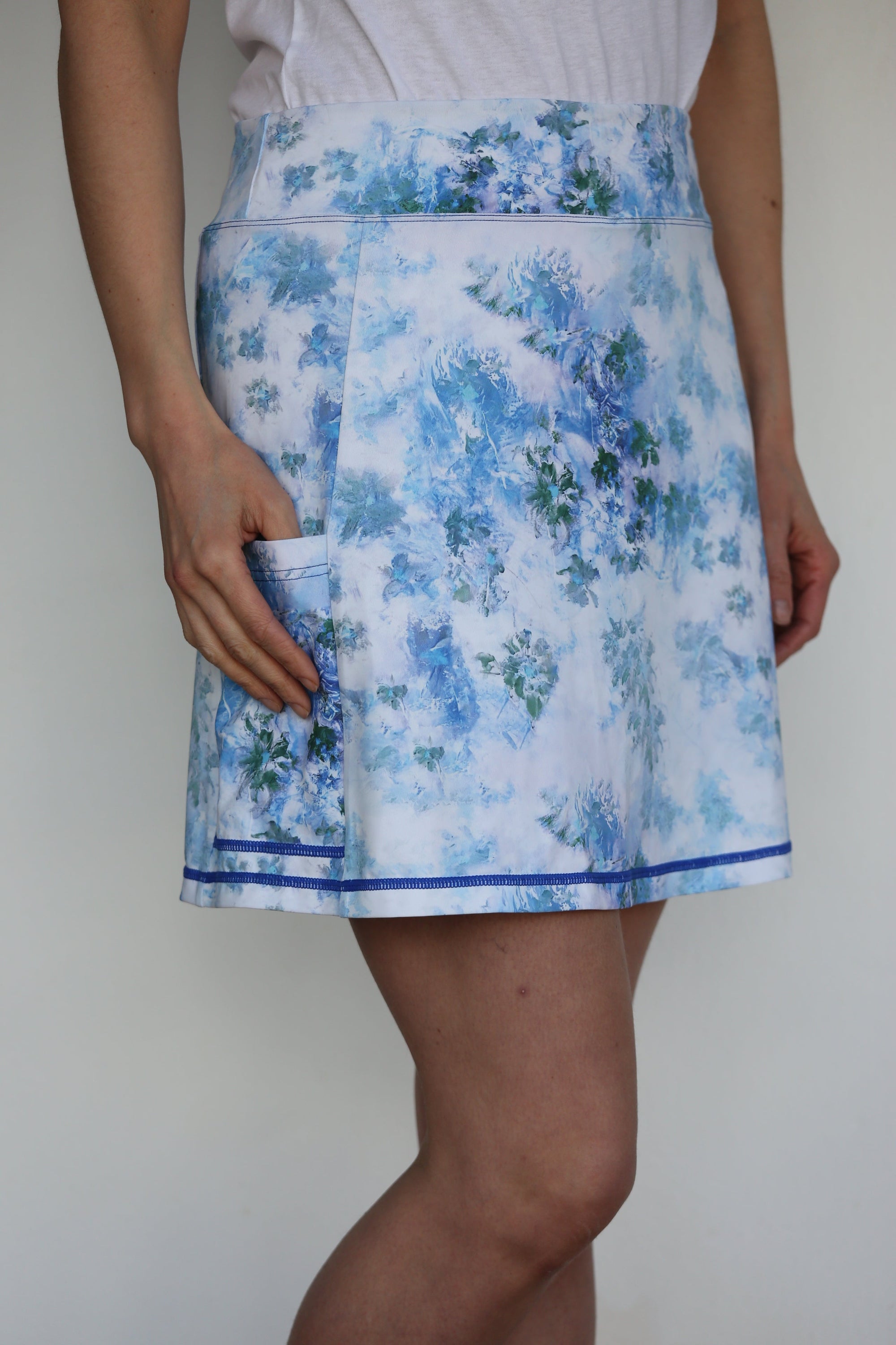 A-Line Art Golf Skort Emeris