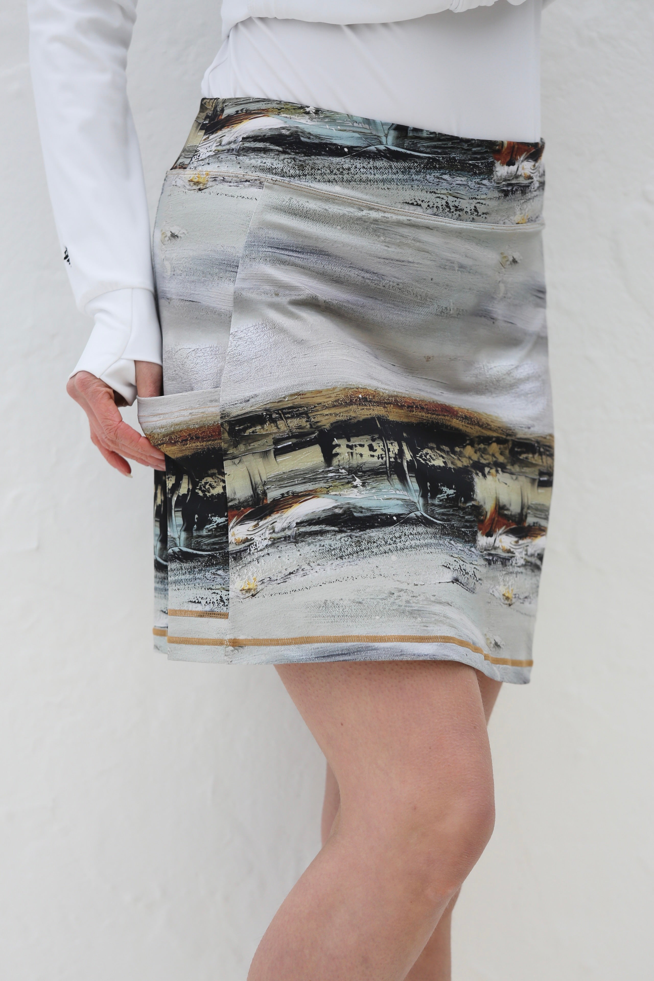 A-Line Art Golf Skort Driftwood